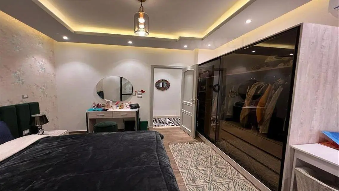 Ultra modern furnished apartment, first residence