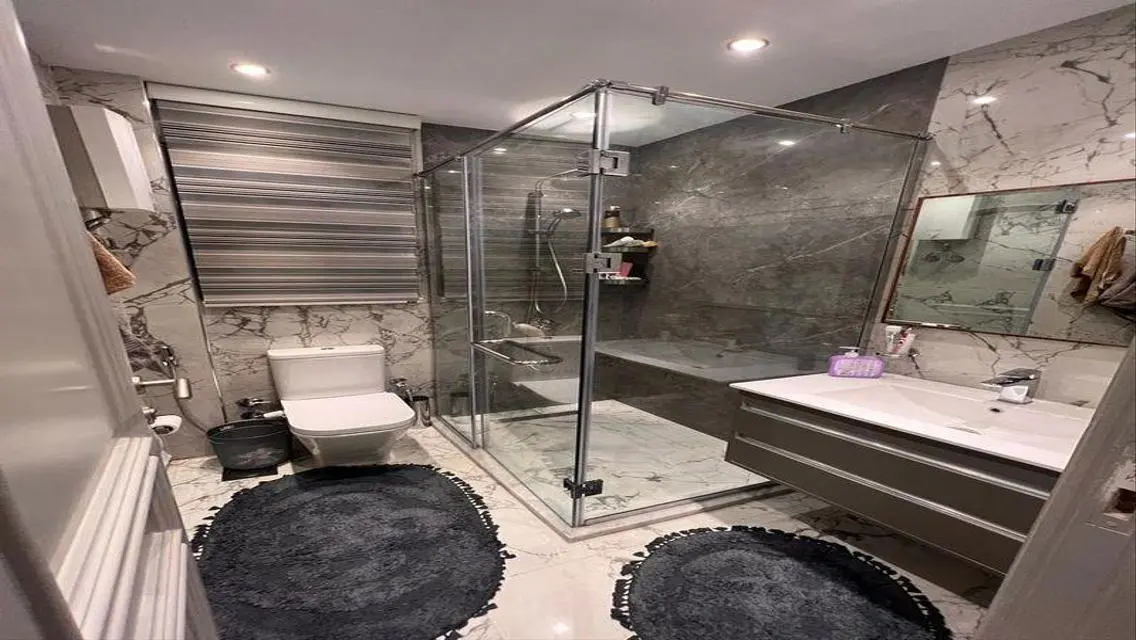 Ultra modern furnished apartment, first residence