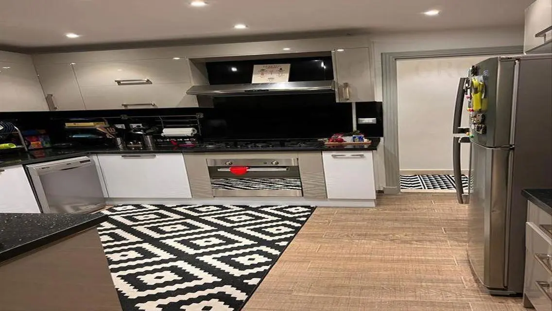 Ultra modern furnished apartment, first residence