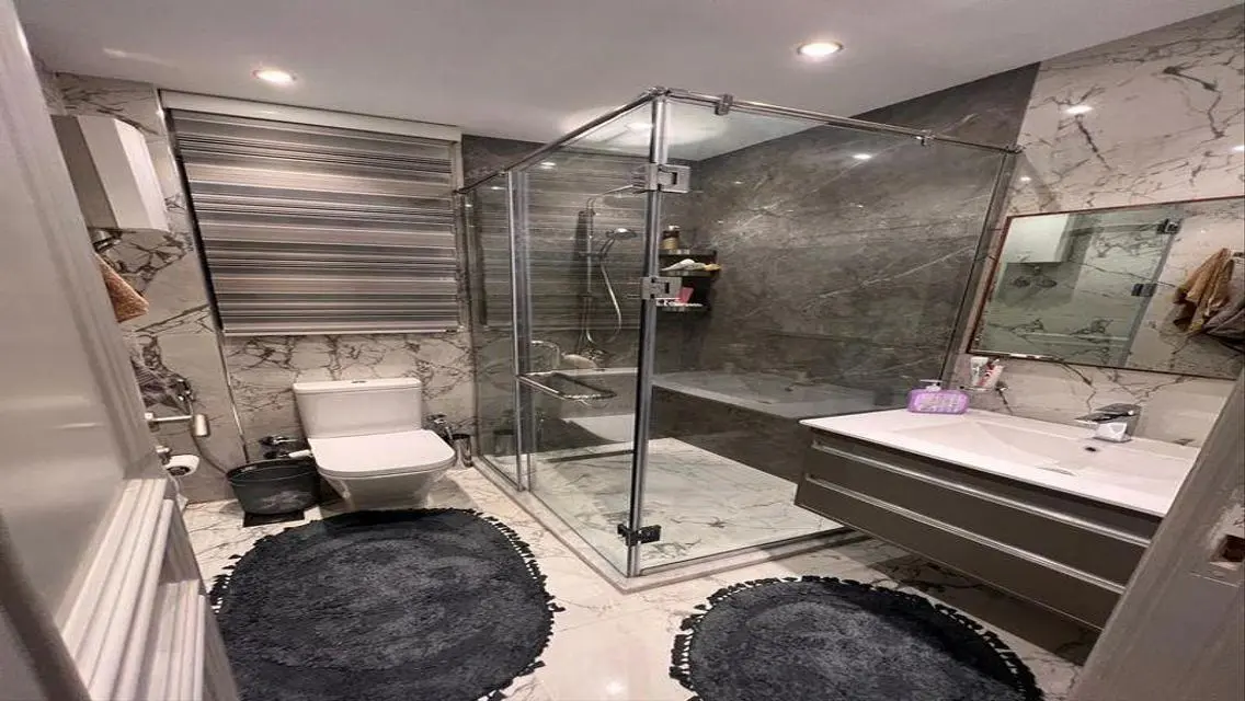 Ultra modern furnished apartment, first residence