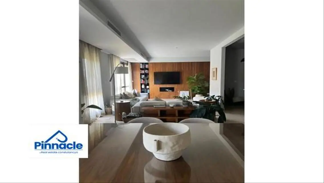 Duplex in Eastown fully finished 302 m