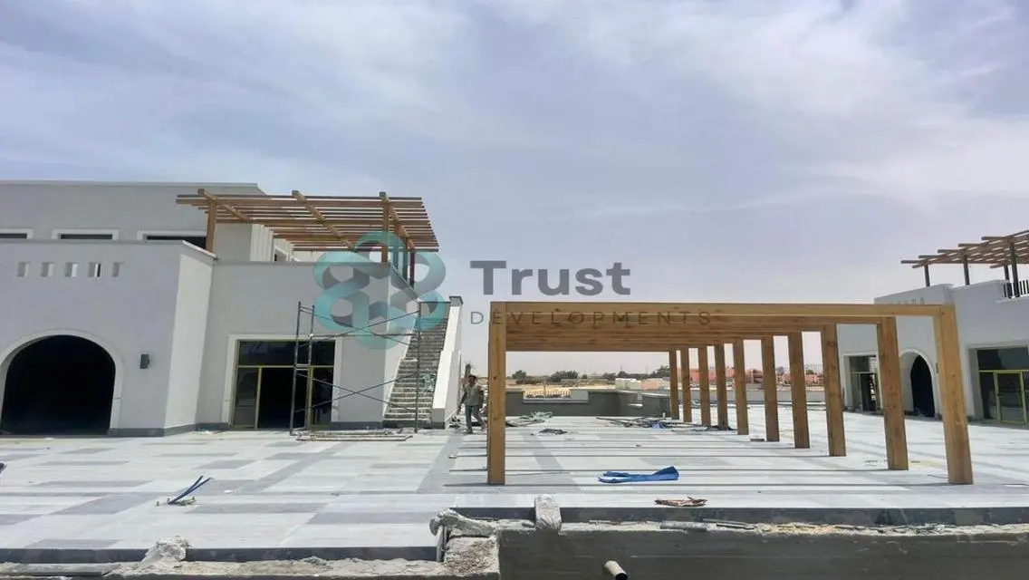 محل للايجار مميز في ليك يارد هسيندا الساحل الشمالي