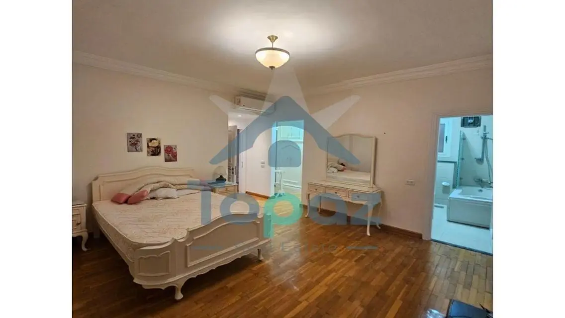 For rent: furnished apartment in Beverly Hills