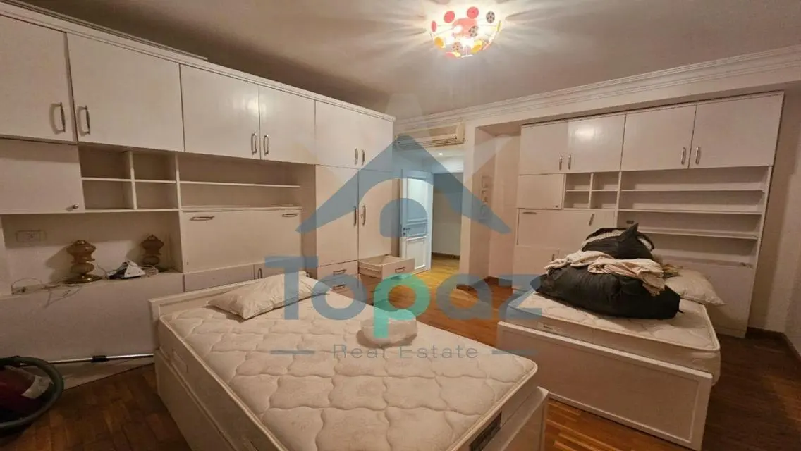 For rent: furnished apartment in Beverly Hills