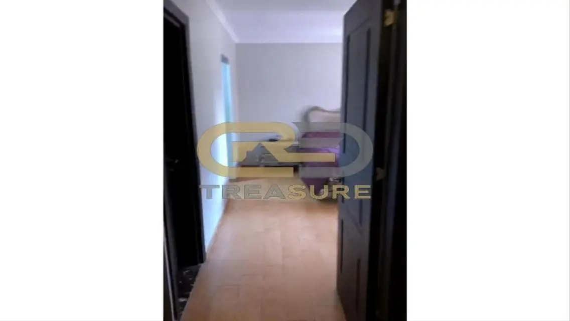 Apartment with garden in The Square Kitchen + Acs.