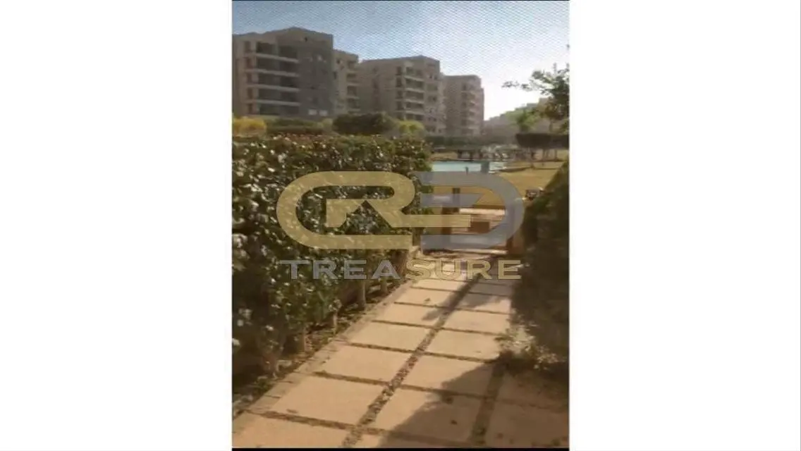 Apartment with garden in The Square Kitchen + Acs.