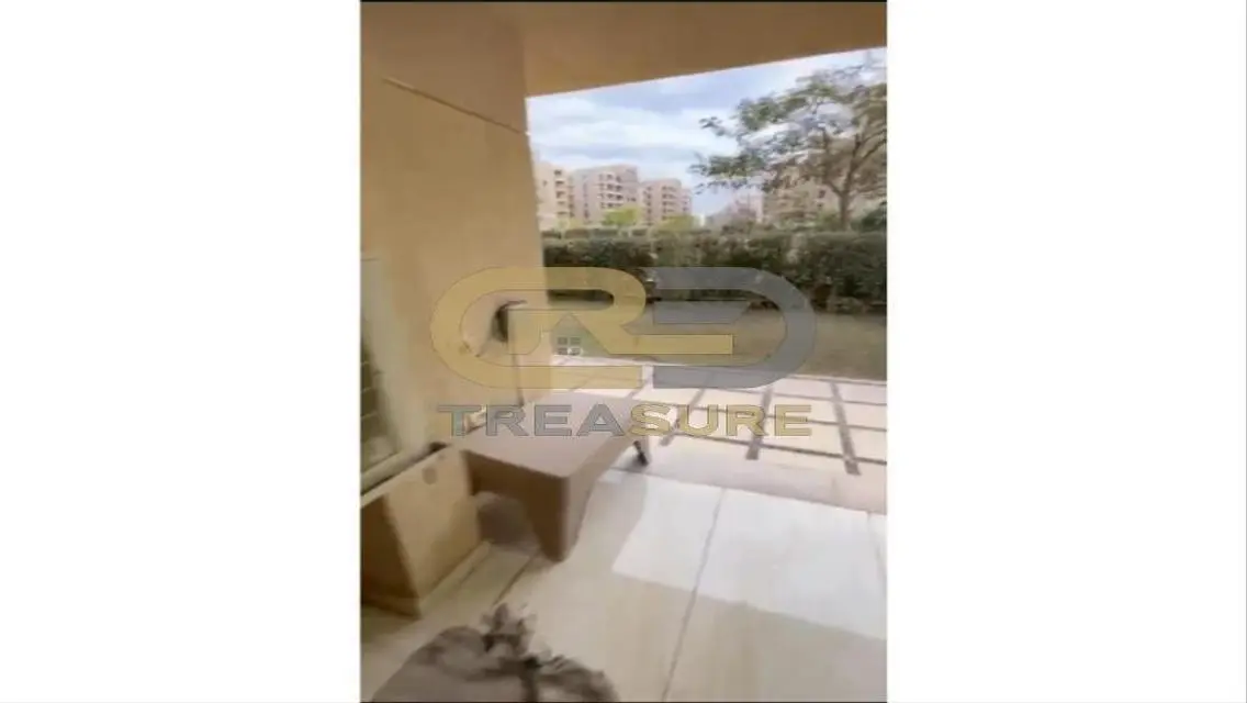 Apartment with garden in The Square Kitchen + Acs.