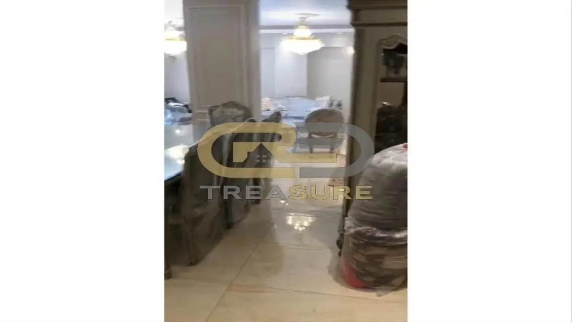 Apartment with garden in The Square Kitchen + Acs.