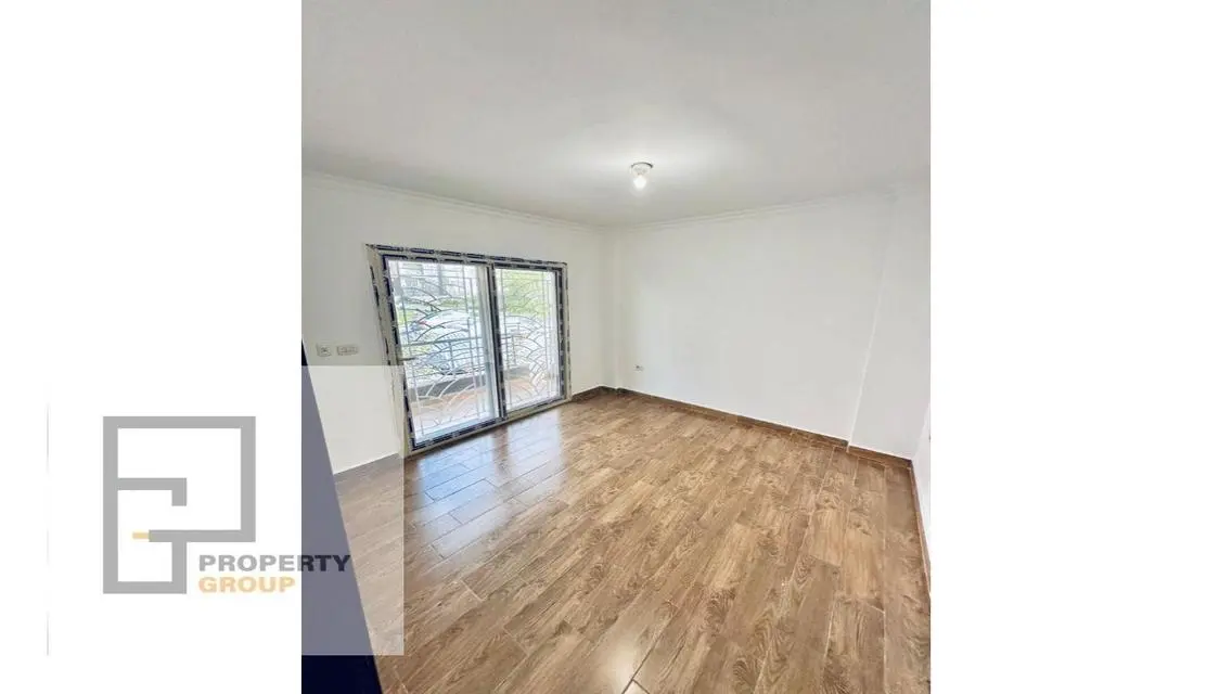 Distinctive, fully finished apartment in October