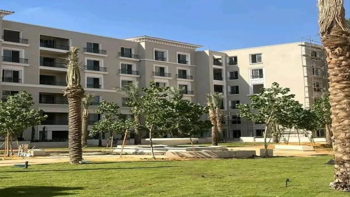 شقة متشطبة جاهزه للسكن بسعر مغري خلف رويال سيتي