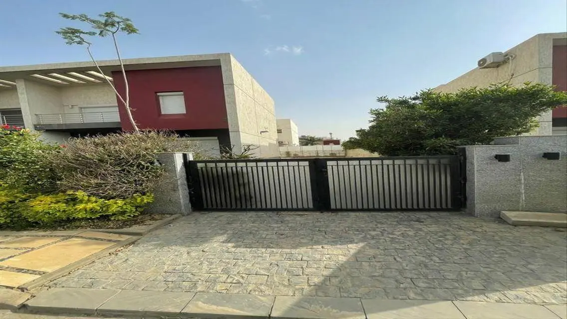 فيلا تحفه للبيع كاش بمدينتى نموذج ii تشطيب فندقى