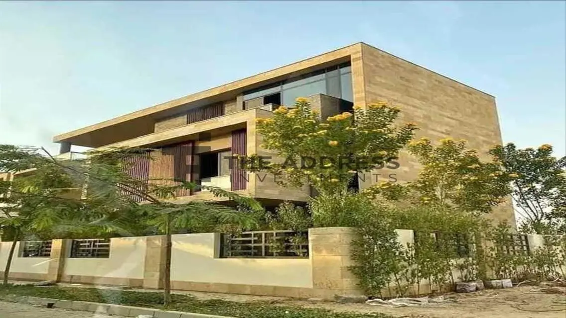 تاون هاوس اربع غرف + جاردن 10% تسهيلات تصل 7 سنين