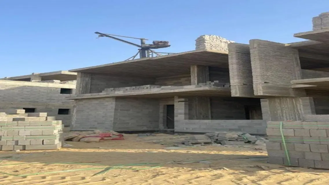 Town house in Sheikh Zayed front of Beverly hills