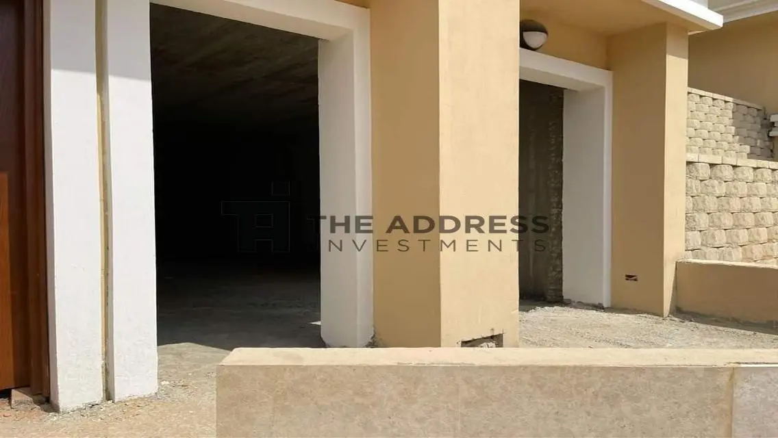 Next to Madinaty Villa 240m Special price Dis. 40%