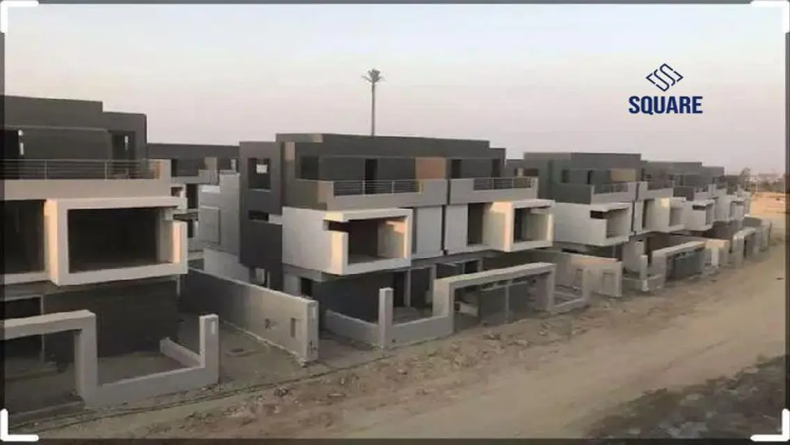 بمقدم 25% كوادرو فيلا أستلام فوري بموقع مميز