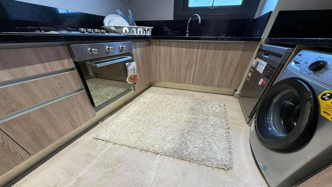 135m, 1st use, 8th F, double view inside project