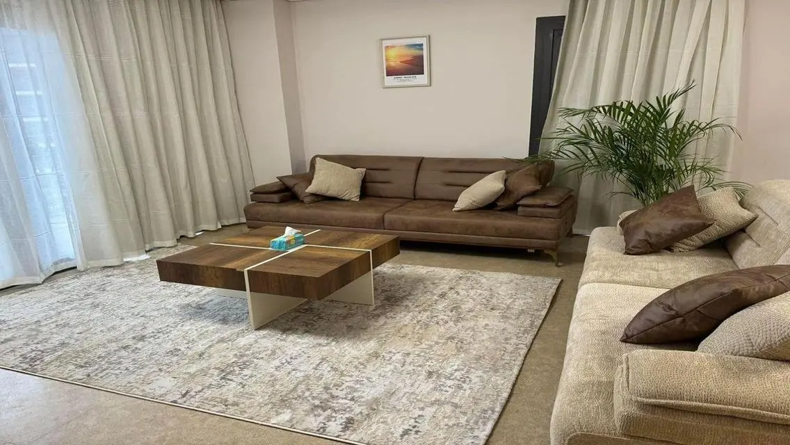 135m, 1st use, 8th F, double view inside project