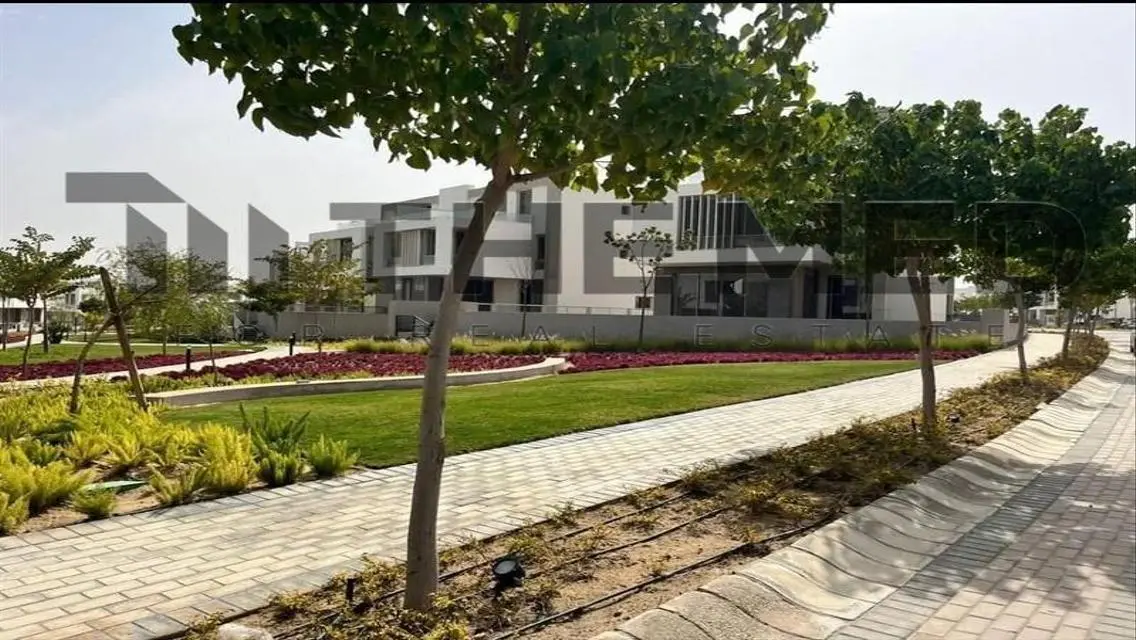 Luxury Property with Private Garden and Shared Pool