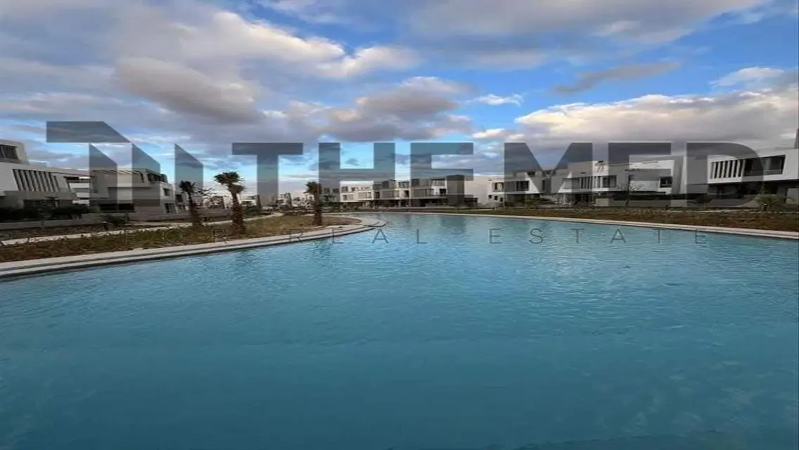 Luxury Property with Private Garden and Shared Pool