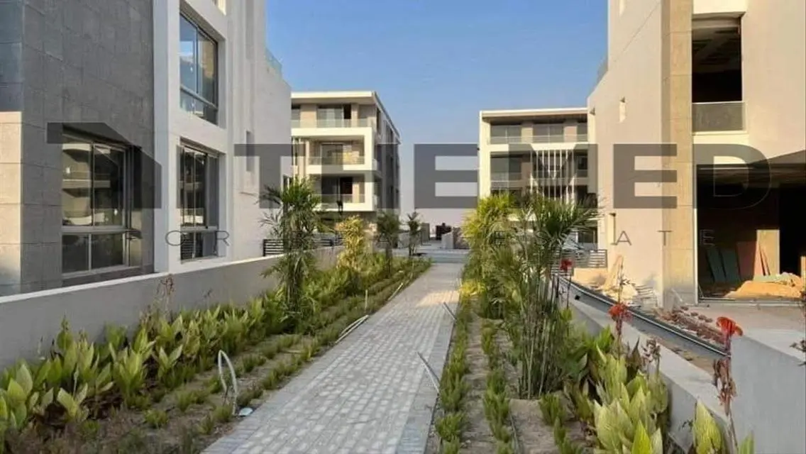 Luxury Property with Private Garden and Shared Pool