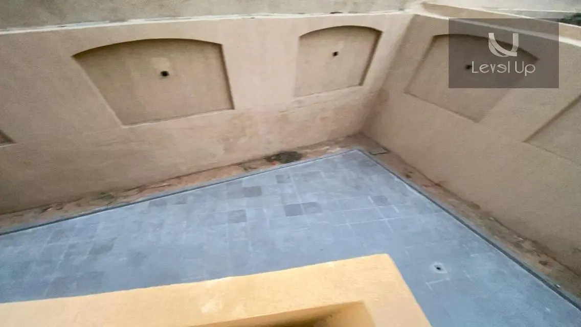 Luxury Commercial Unit for Sale