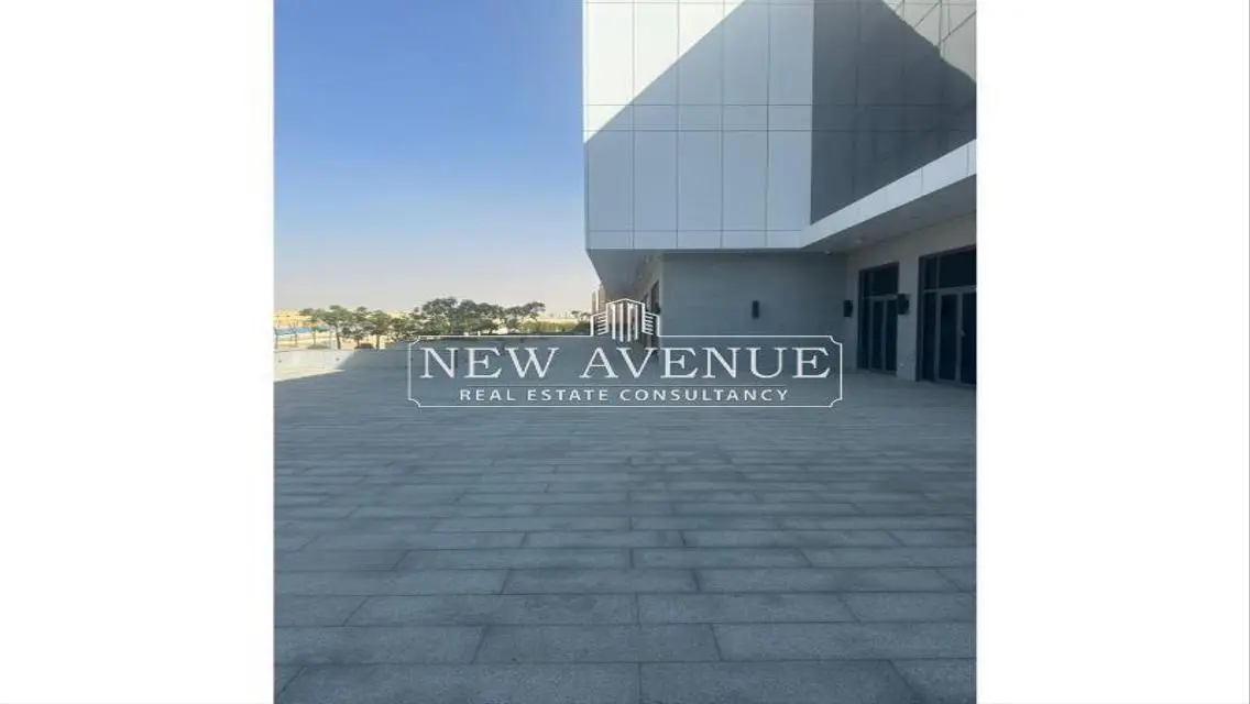 F&amp;B Retail Prime location in water way the hub