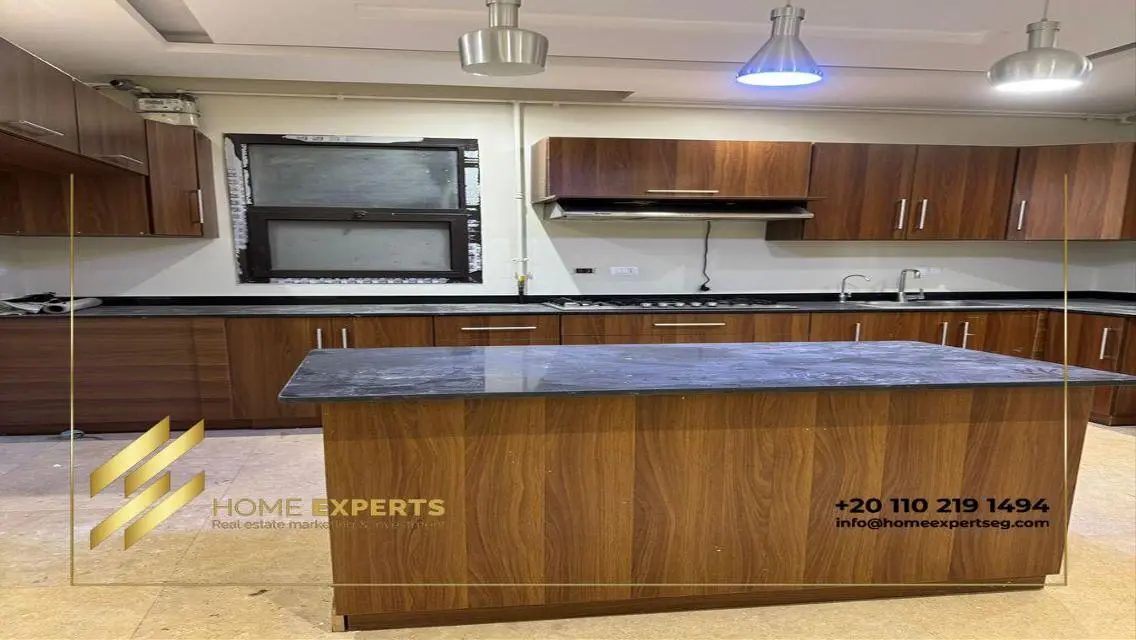 Semi furnished apartment for rent in Eastown