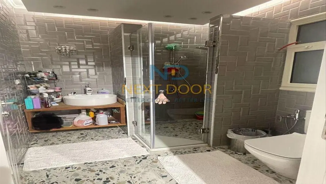 Apartment with Garden in Best Location in Sarai
