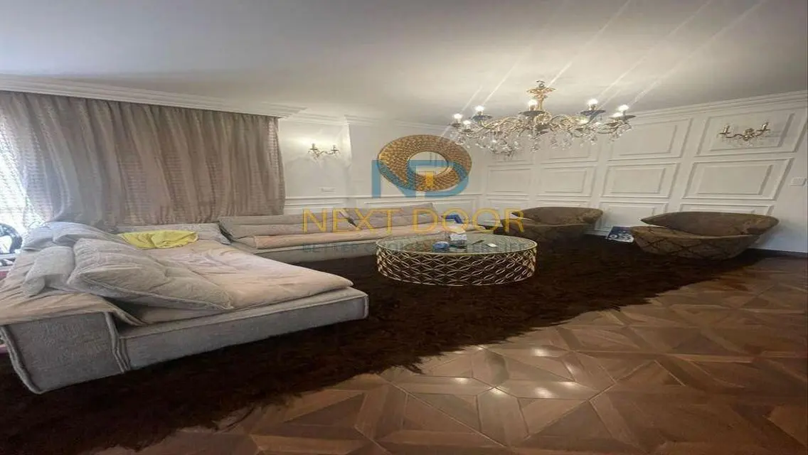 Apartment with Garden in Best Location in Sarai