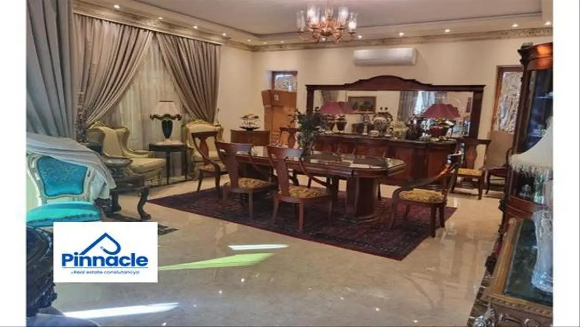 Villa for sale with private swimming pool - 800 m