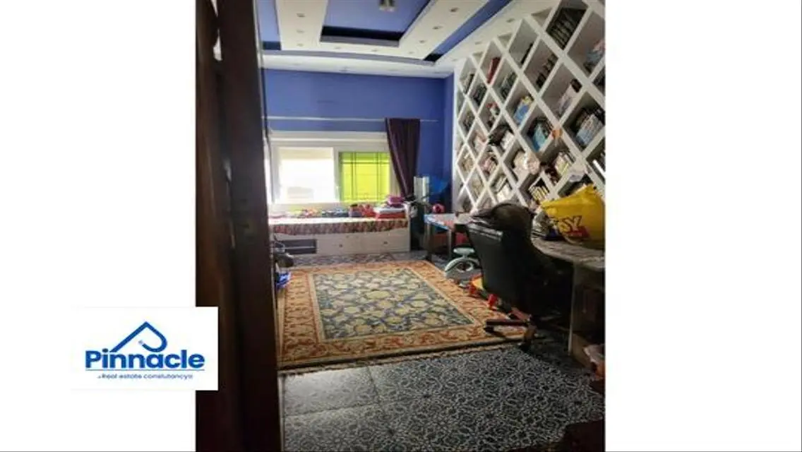 Villa for sale with private swimming pool - 800 m