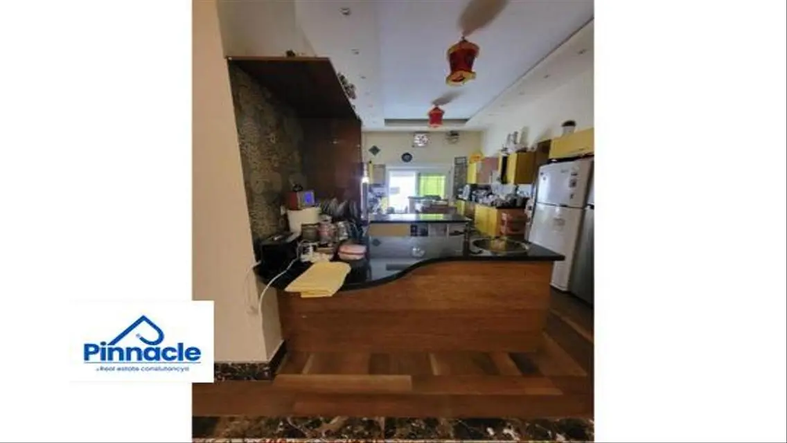 Villa for sale with private swimming pool - 800 m