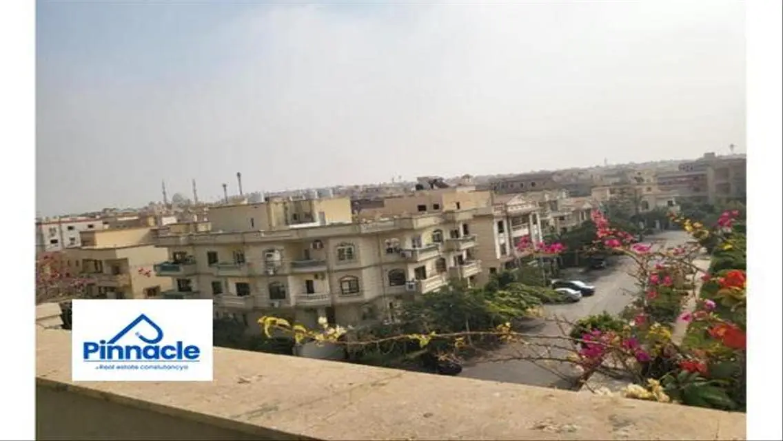 Villa for sale with private swimming pool - 800 m