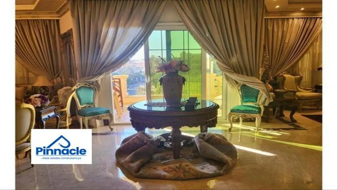 Villa for sale with private swimming pool - 800 m