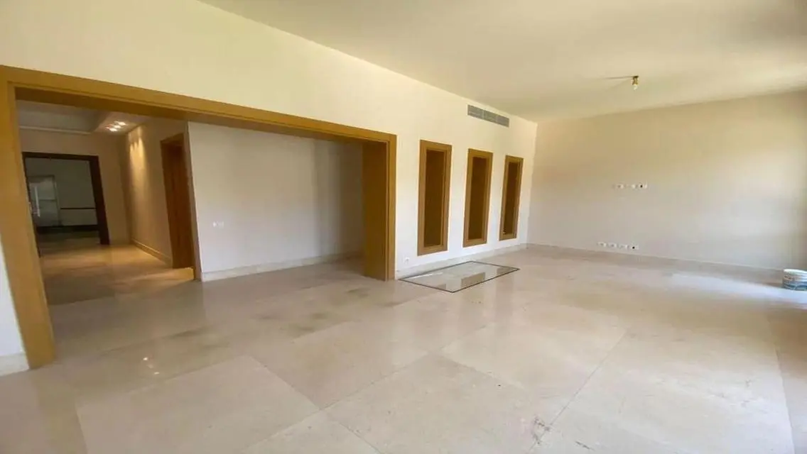 Super luxury finished apartment in Beverly Hills
