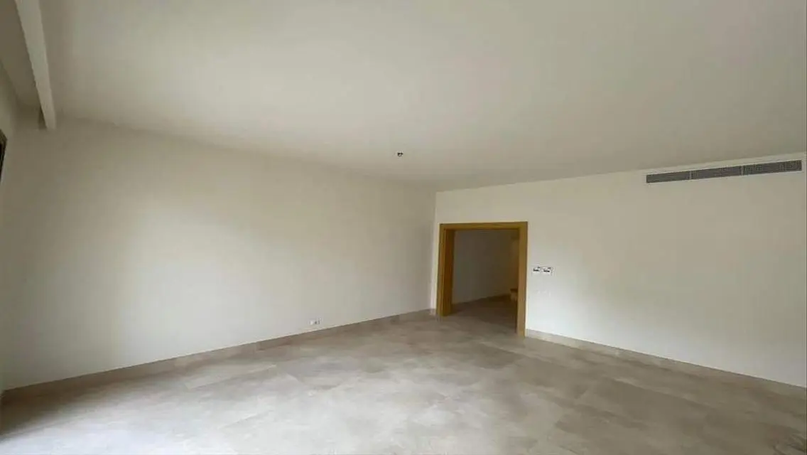 Super luxury finished apartment in Beverly Hills