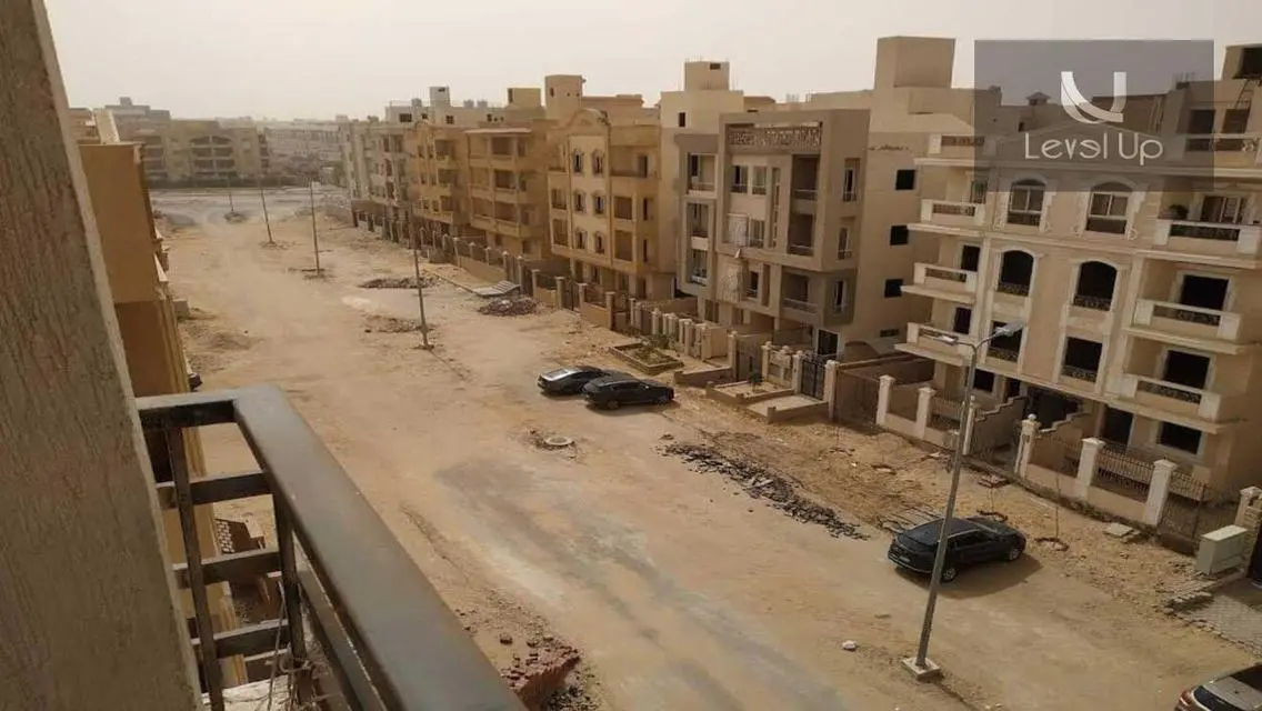 شقة فاخرة بمساحة كبيرة للبيع