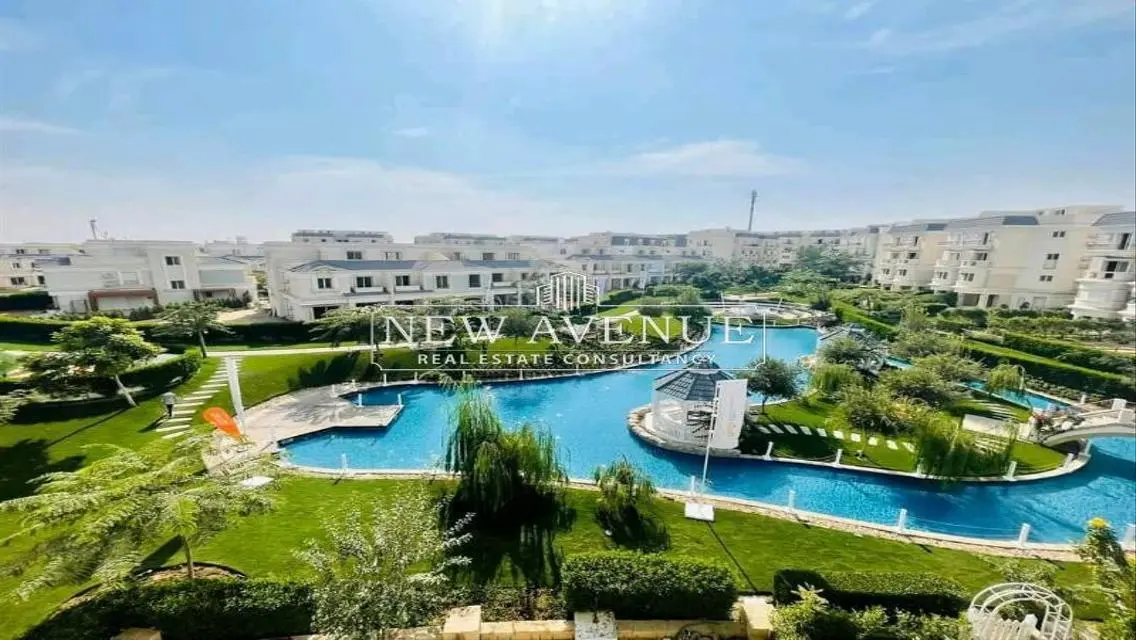 اي فيلا روف كورنر للبيع فى أليفا ماونتن فيو