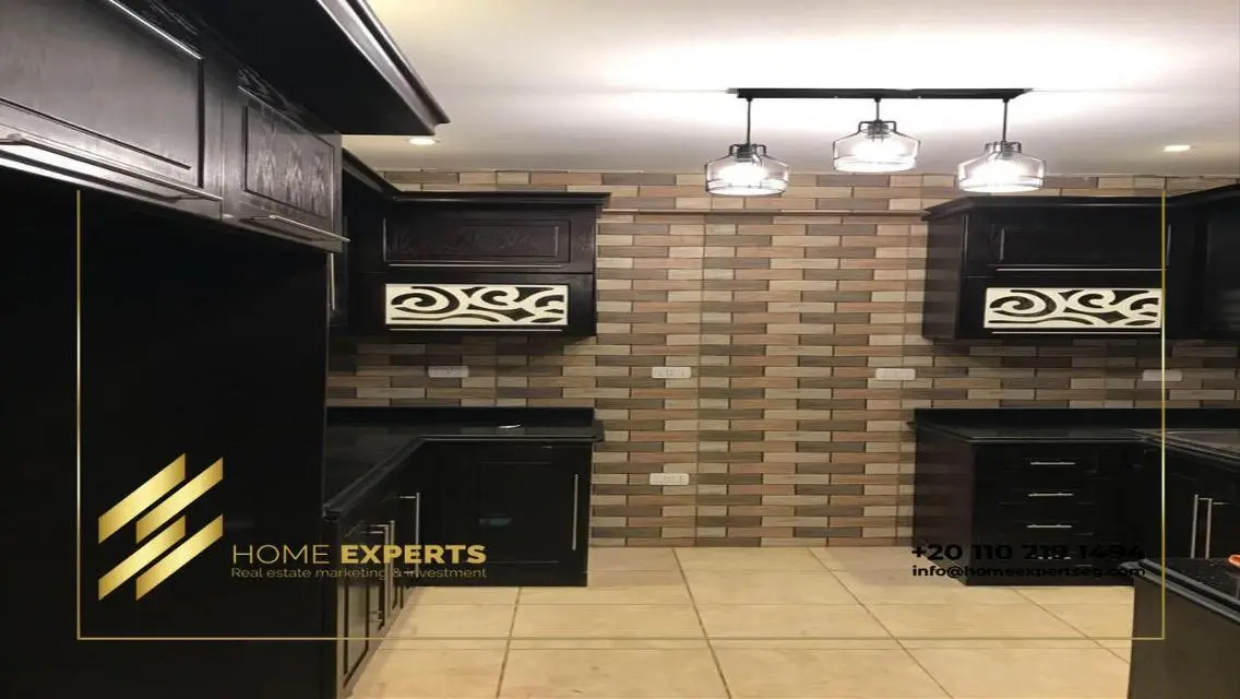 Apartment for rent in Eastown l kitchen &amp; ACs