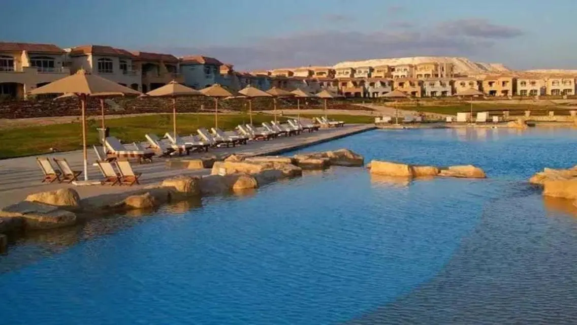 تاون هاوس 150م Full Sea View بـ تلال العين السخنة