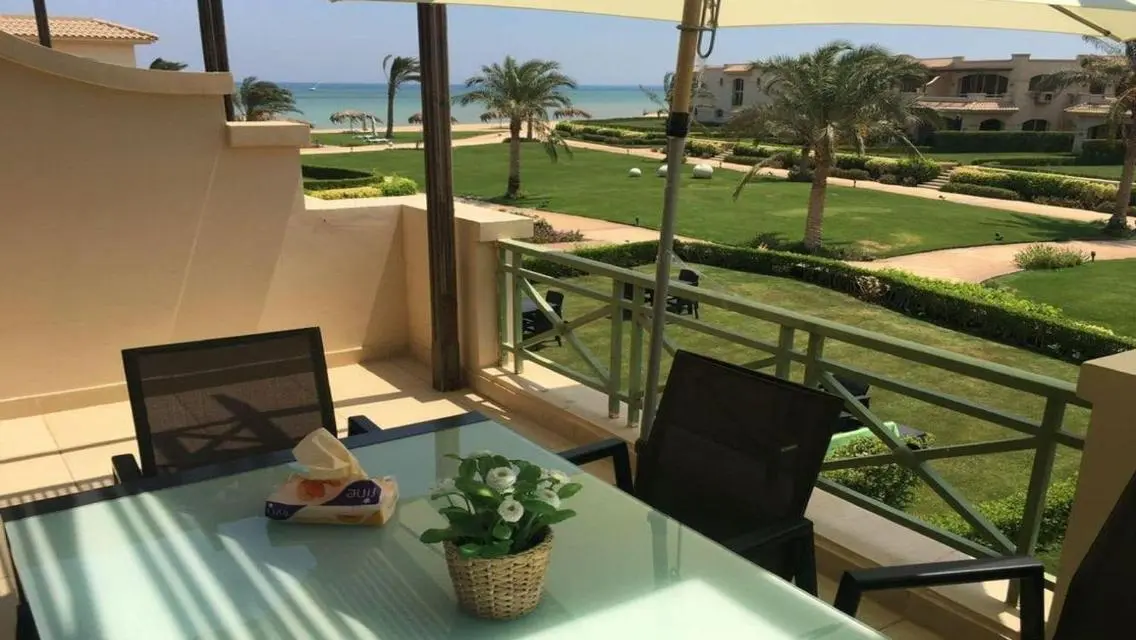 تاون هاوس 150م Full Sea View بـ تلال العين السخنة