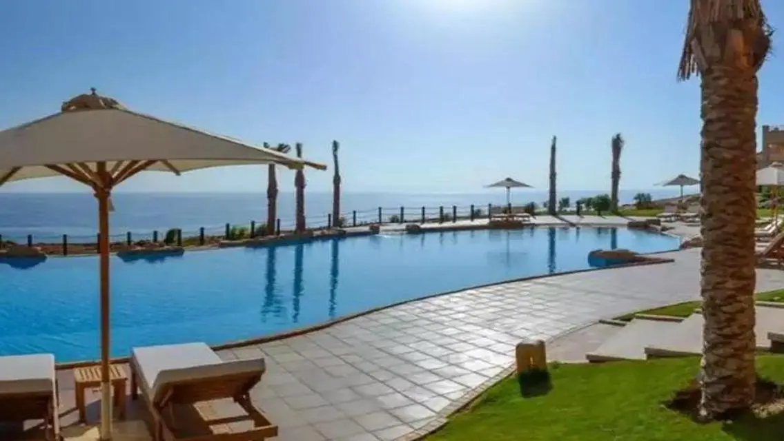 تاون هاوس 150م Full Sea View بـ تلال العين السخنة