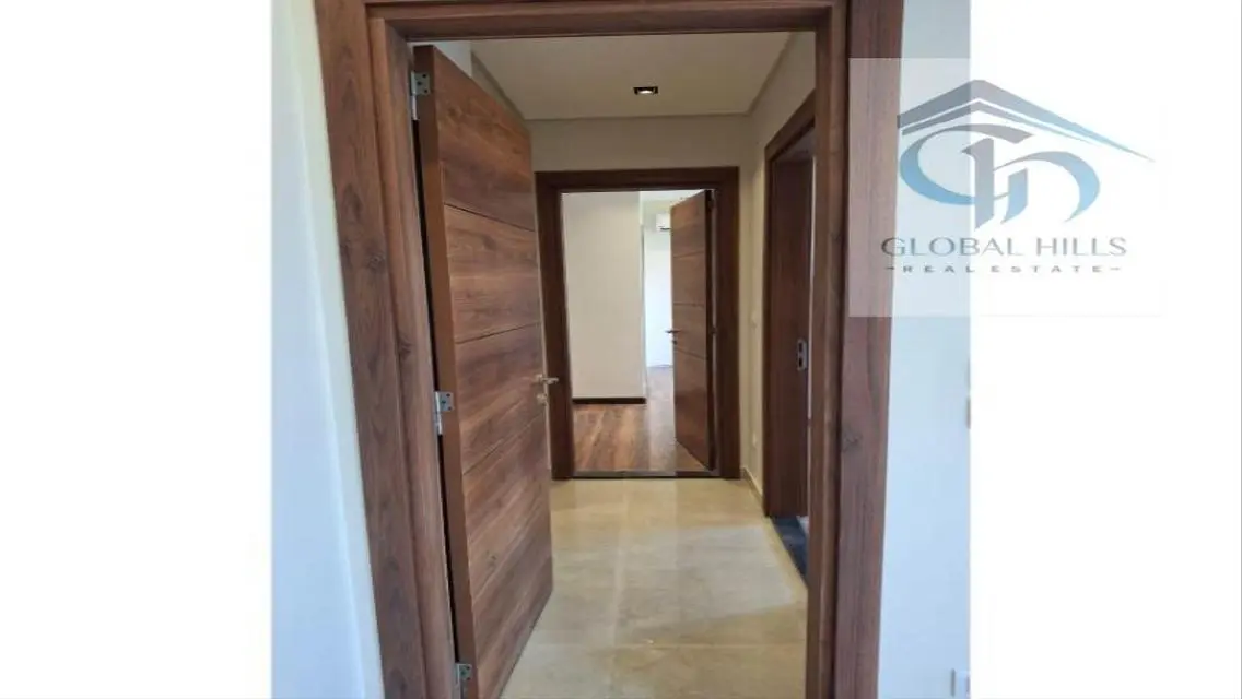Apartment forsale in eastown fully finished+garden