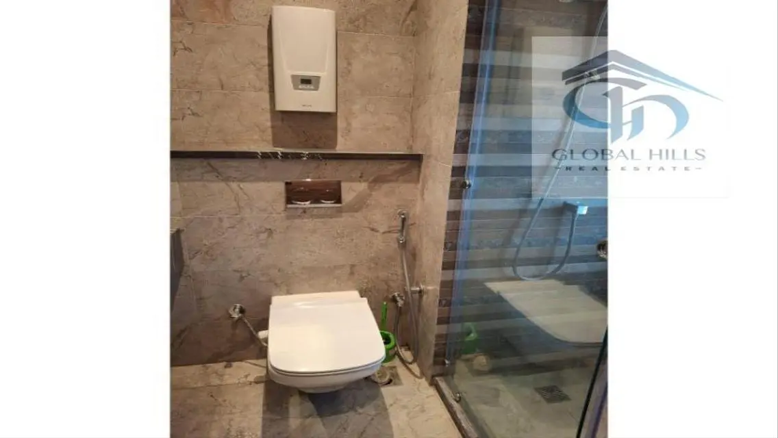 Apartment forsale in eastown fully finished+garden