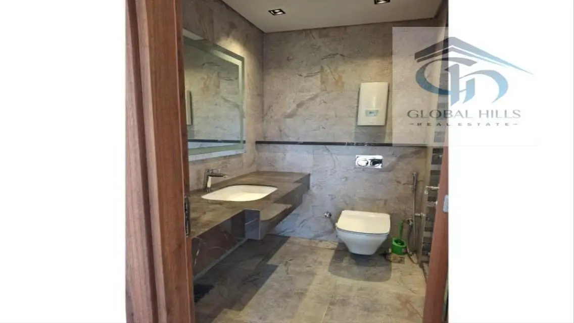 Apartment forsale in eastown fully finished+garden