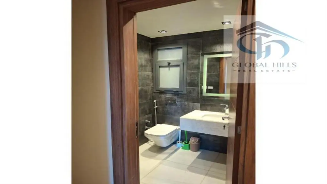 Apartment forsale in eastown fully finished+garden