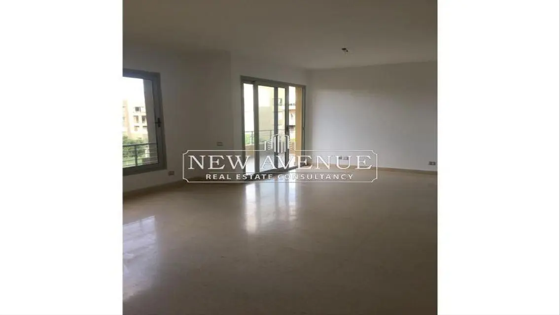 Prime location Apartment in Palm parks October