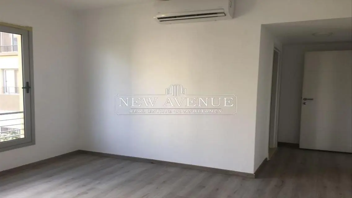 Prime location Apartment in Palm parks October