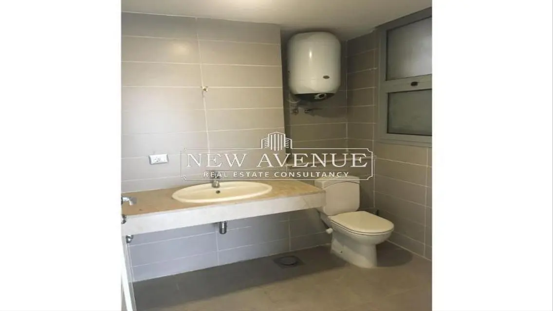 Prime location Apartment in Palm parks October