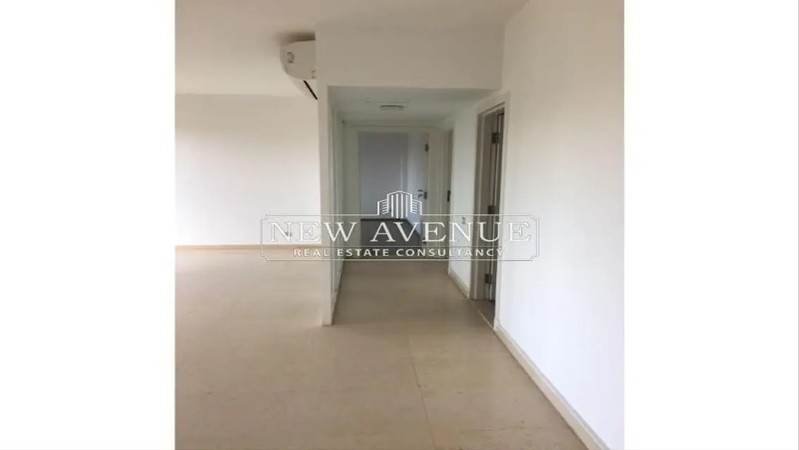 Prime location Apartment in Palm parks October